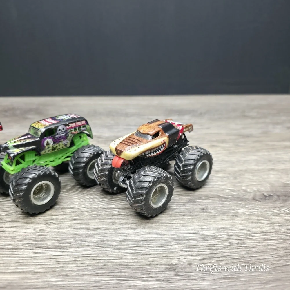 Hot Wheels Monster Jam Trucks - Set Of 5 - Grave Digger, Taz,‎ Mutt, Reptile, +